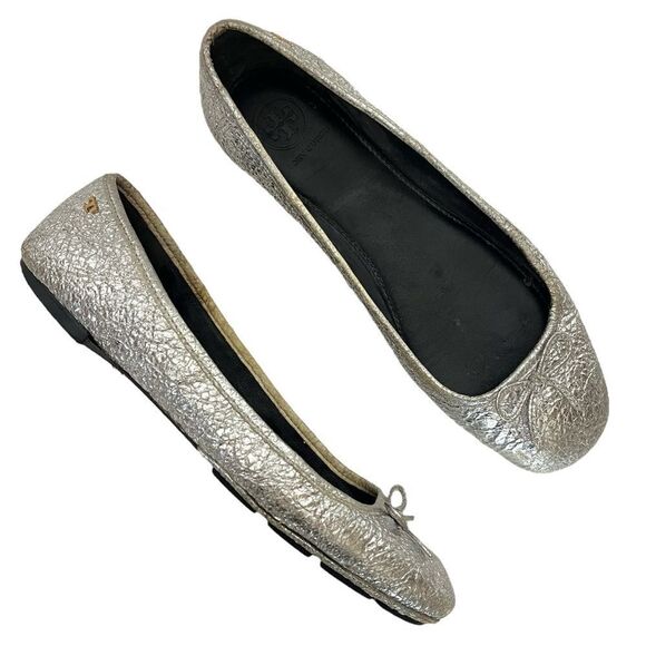 Tory Burch Laila Ballet Flats Driver Shoes Crinkle Silver Metallic Leather 6.5 - Picture 1 of 11